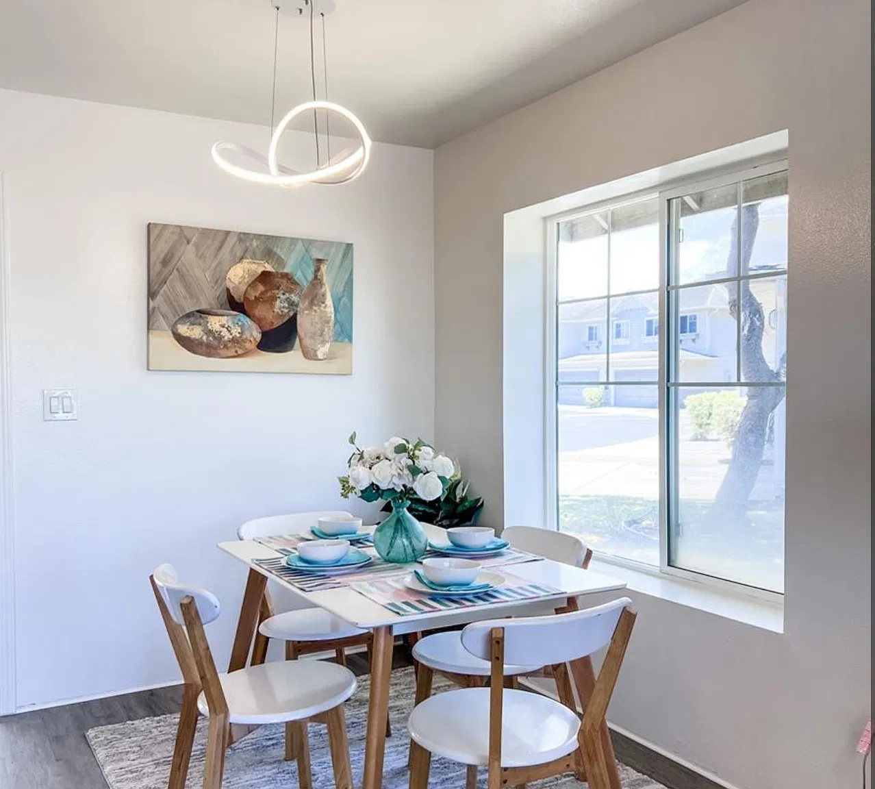 3 bed, 2.5 bath, 1050 sqft, $3,700 — Photo 4