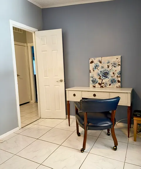 707 Robin Ln — Photo 12