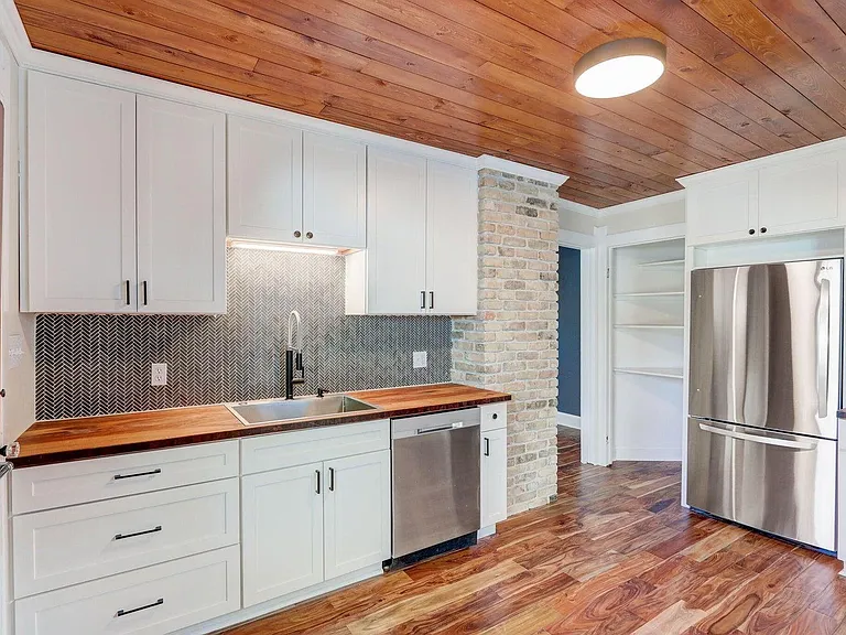 3330 N Fratney St — Photo 4