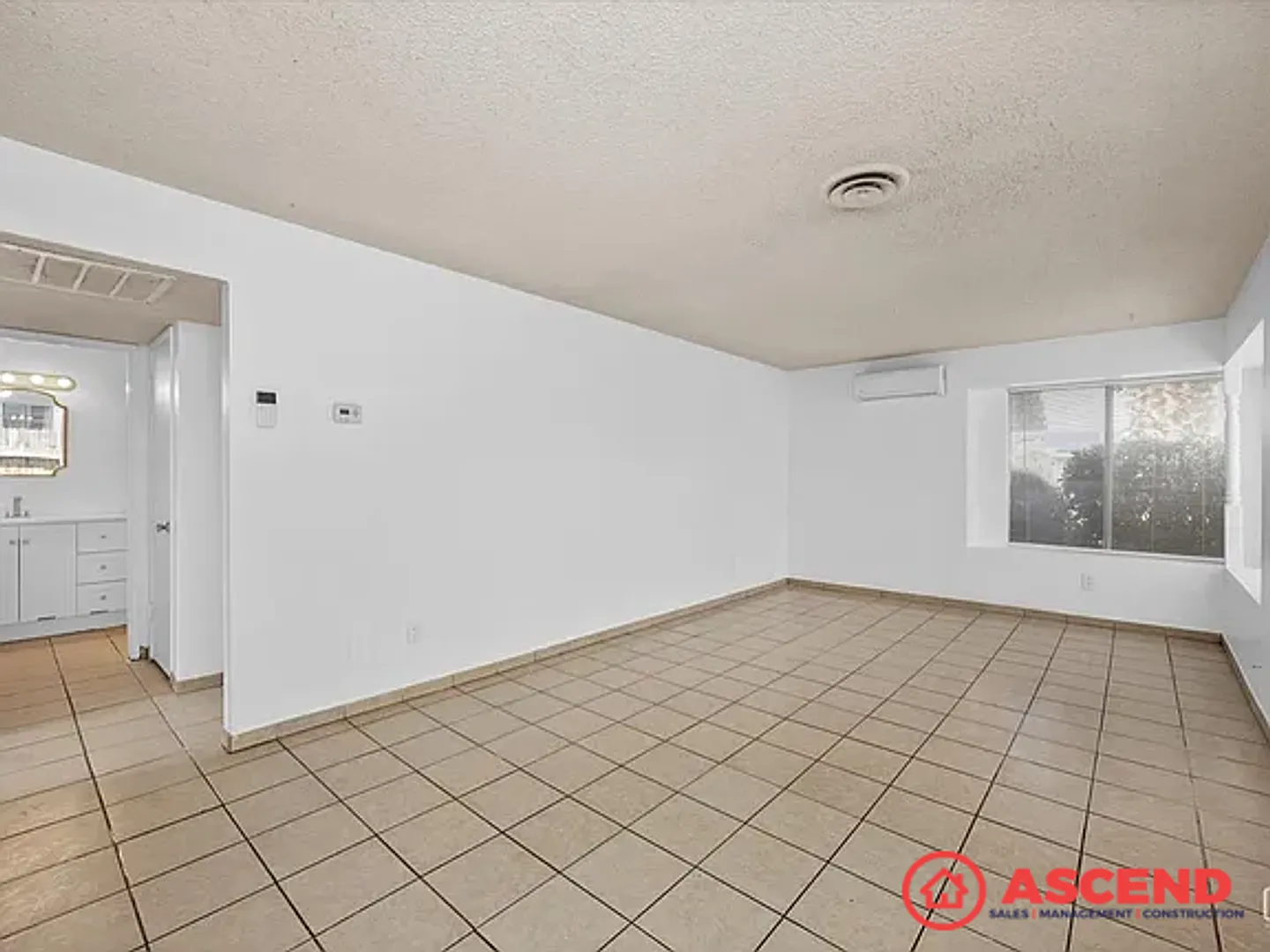 205 Universe Ave — Photo 3