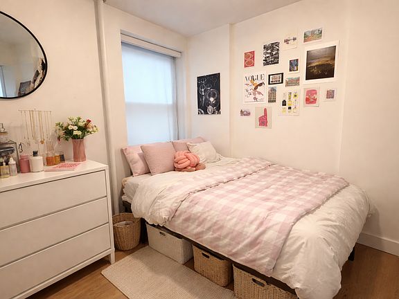 3rd image of 102 Norfolk St APT 17