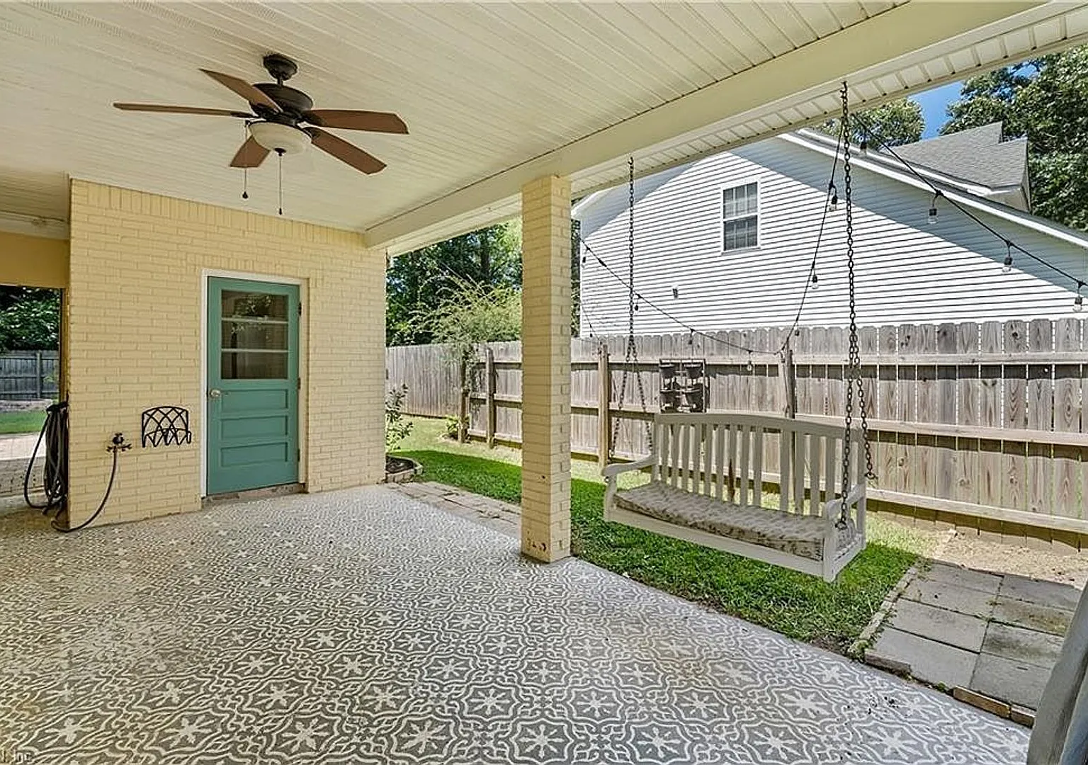 Single Family House — Photo 3