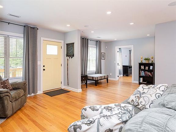 3rd image of 74 Crestfield Ave