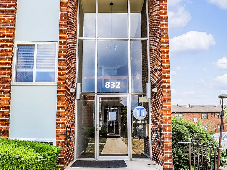 Thurber Square Apartments — Photo 9