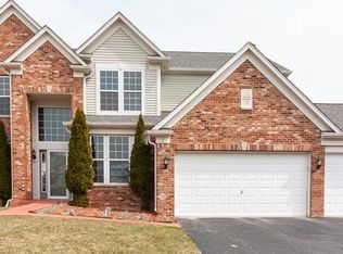 1 Hogan Ct, Bolingbrook, IL 60490