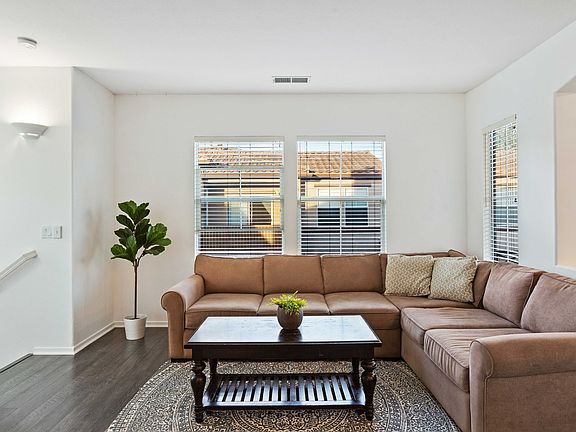 5th image of 4487 Brisbane Way Unit 1
