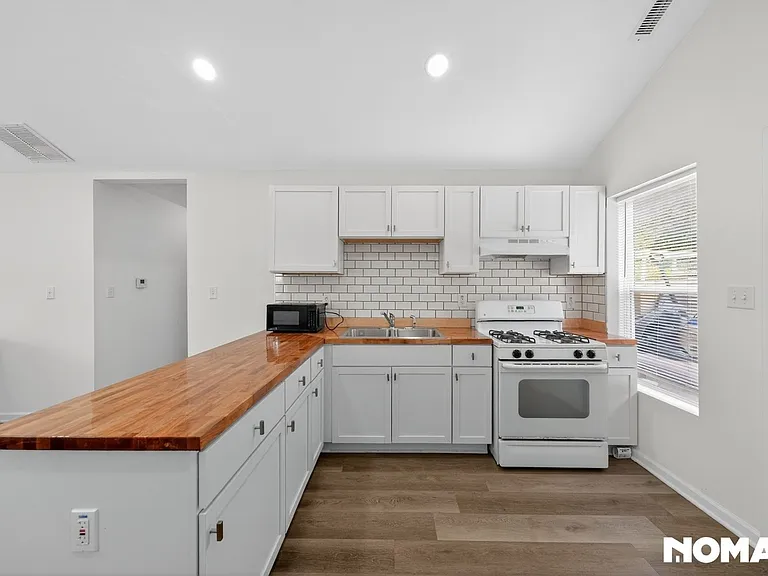 4546 Marquette Rd E — Photo 3