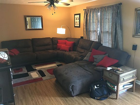 3rd image of 65 Buckchaise Ln