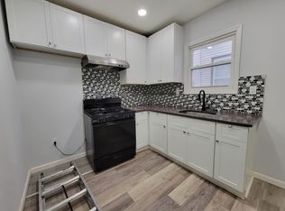 275 Clinton Pl #1E, Newark, NJ 07112