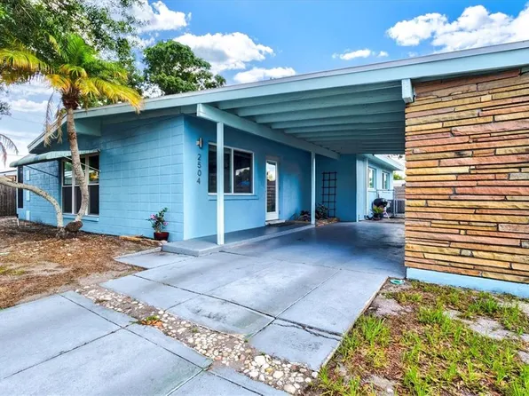 2504 N Radcliffe Pl, Bradenton, FL 34207