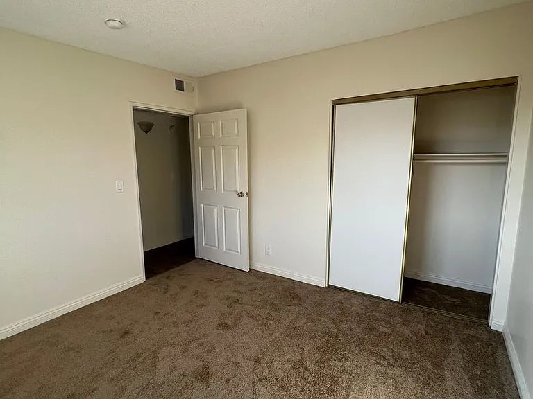 8541 Foothill Blvd., Sunland — Photo 30
