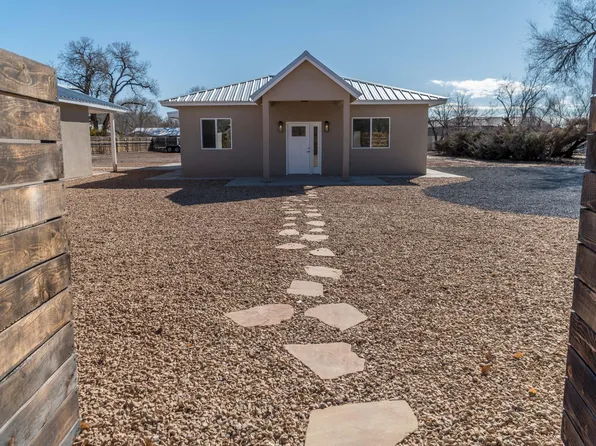 6 Adobe Ln, Peralta, NM 87042