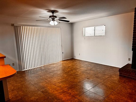 3rd image of 133 E Del Rio Dr