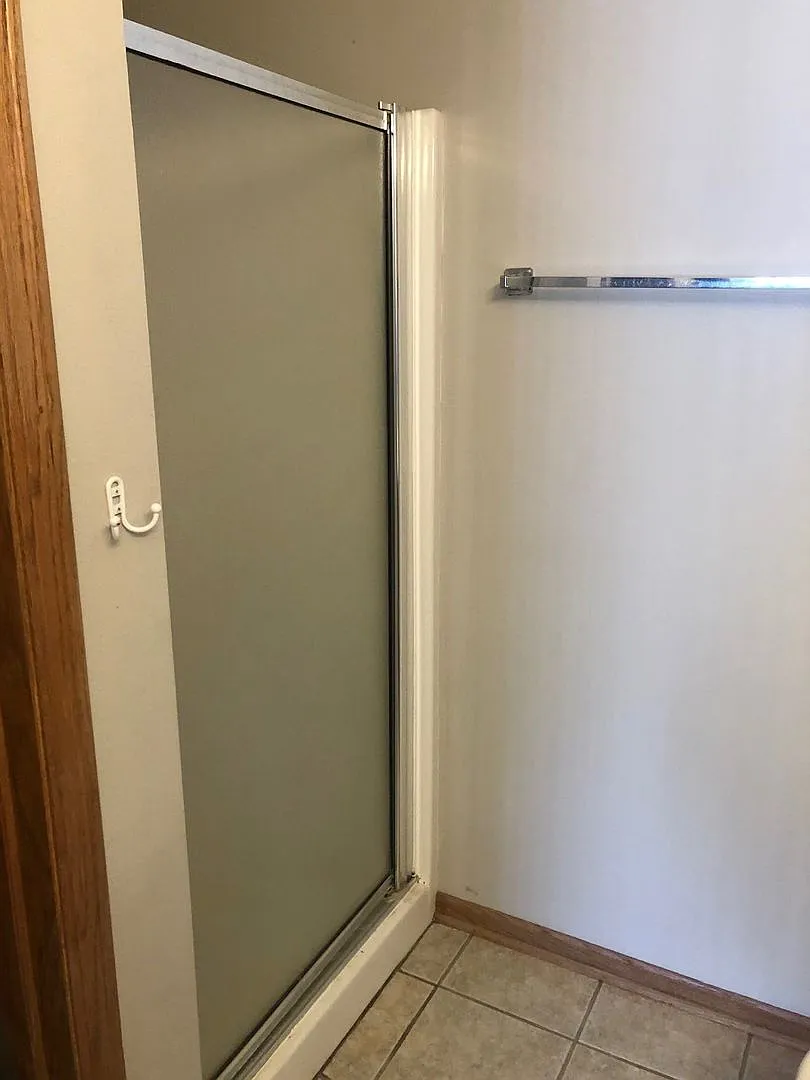 Ashworth Dr. Apartments — Photo 4