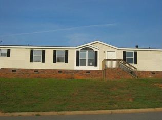 1253 Blake Dr, Mount Holly, NC 28120
