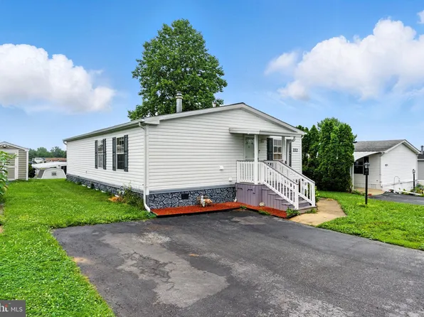 222 Longwood Ct W, Lancaster, PA 17603