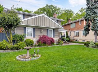 5657 E Hampton Blvd, Oakland Gardens, NY 11364