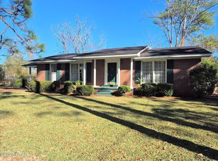 853 1st St, Chipley, FL 32428