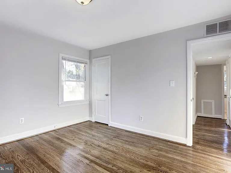 1100 Edmonston Dr — Photo 8