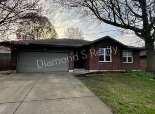 3116 N Fremont Ave, Springfield, MO 65803