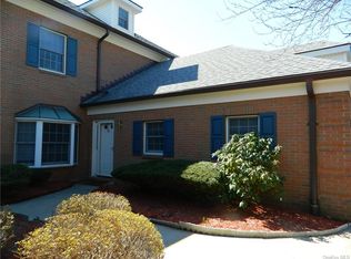 8 Westbrook Rd, Newburgh, NY 12550