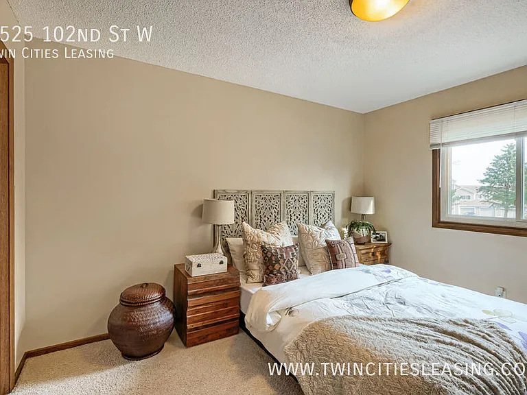 7525 W 102nd St — Photo 17