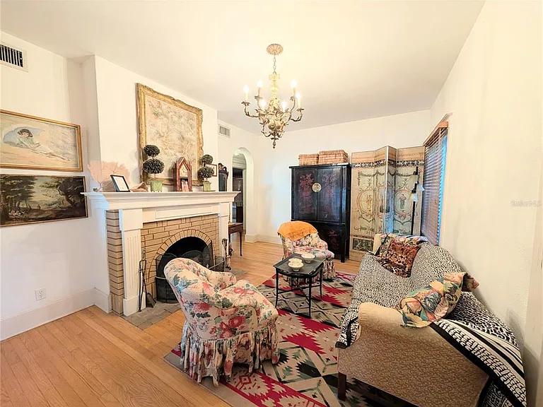 1701 Siesta Dr — Photo 8