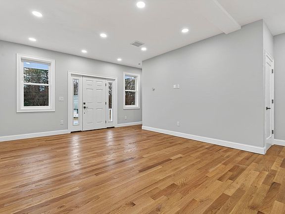 5th image of 72 Westborough Rd #1