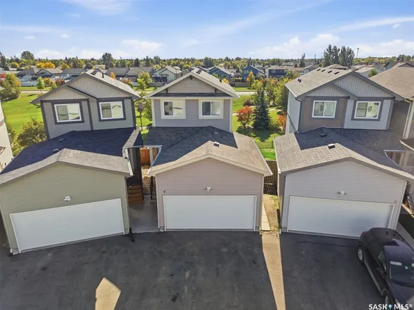 202 McKague Crescent #6, Saskatoon, SK S7R 0L8