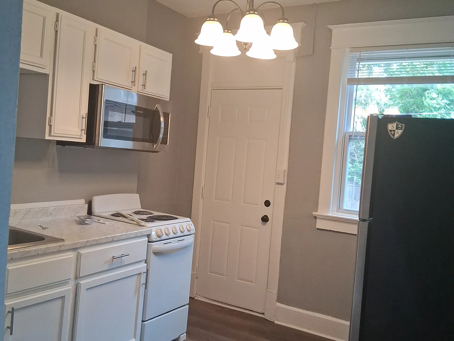 2 bed, 920 sqft, $1,100 — Photo 3