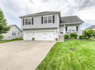 610 Johnston Pkwy, Raymore, MO 64083