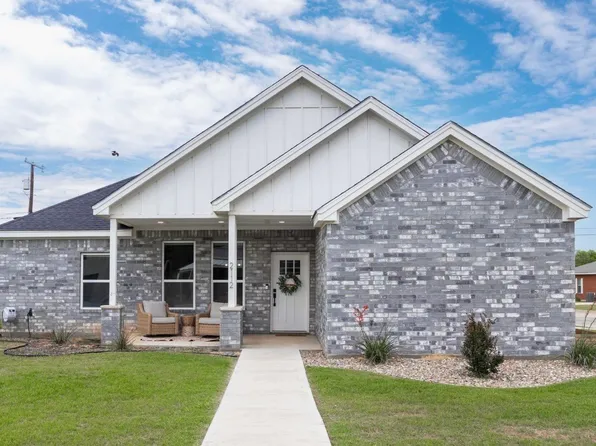 2112 Brooke Ln, Brownwood, TX 76801