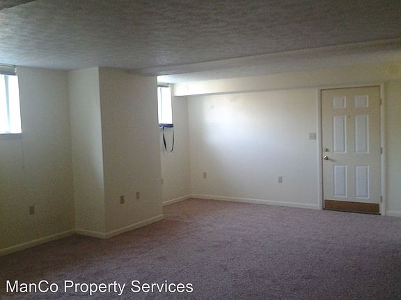 3rd image of 121 W Main St #121 W.
