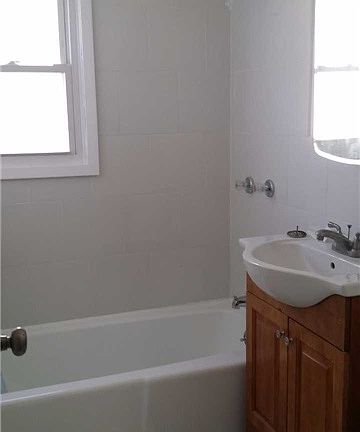 4th image of 54 Dalton St