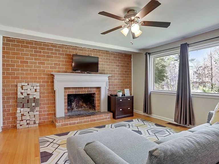 1397 Scott Blvd — Photo 3