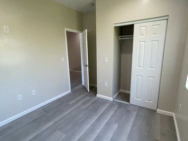 940 S 40th St — Photo 16