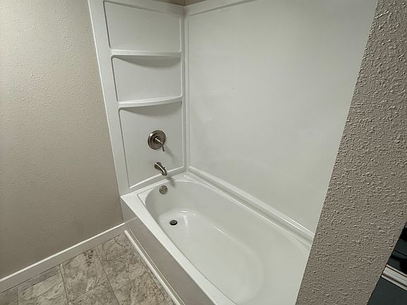 4th image of 131 Lambs Grill Rd