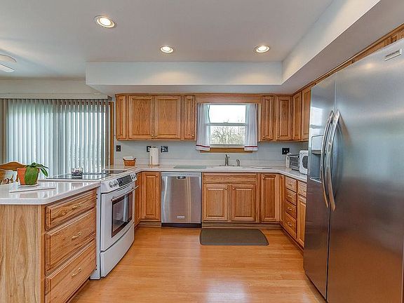 4th image of 343 Sir Lawrence Dr