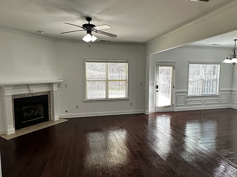 Living room, with gas fireplace