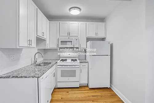 1527 W Estes Ave #5B Photo 1