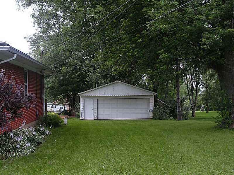2nd image of 2277 Shrine Rd