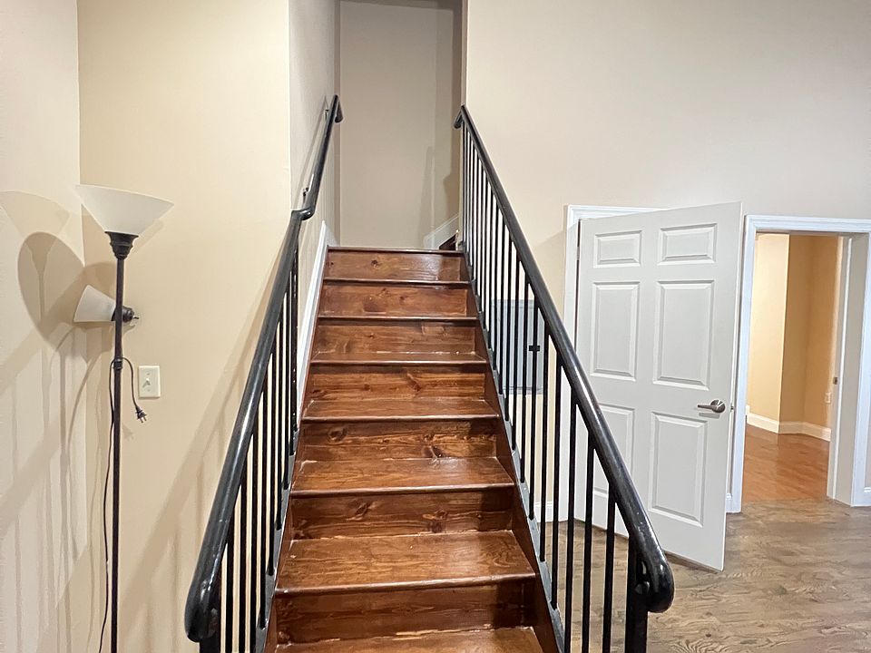 1st image of 711 Sip St #405