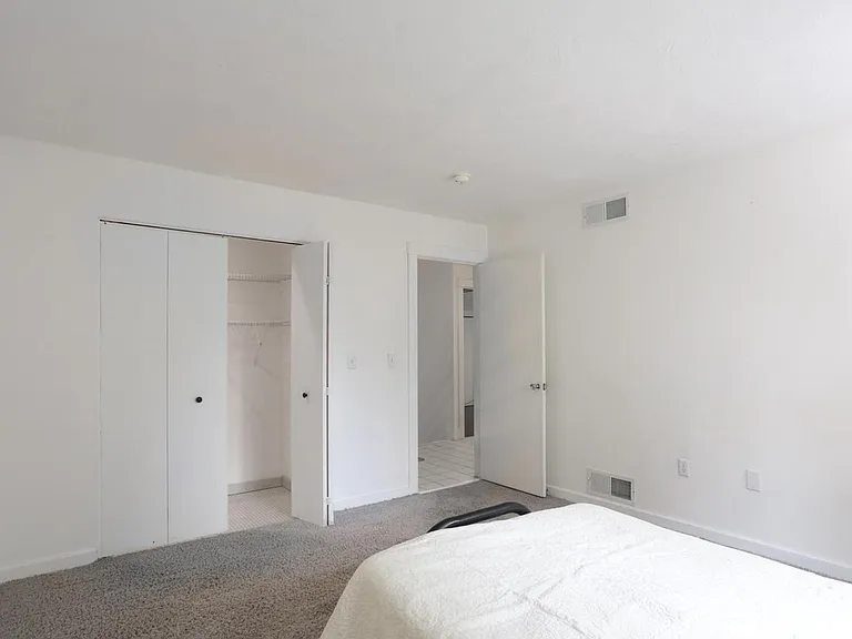 1901 Mountain View Rd — Photo 16