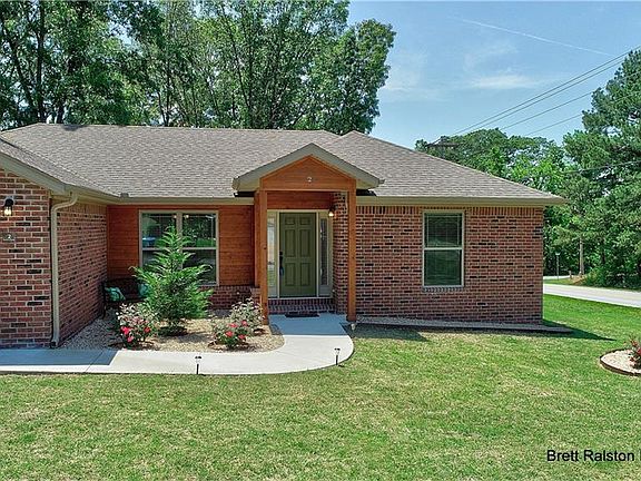 2nd image of 2 Knoyle Ln