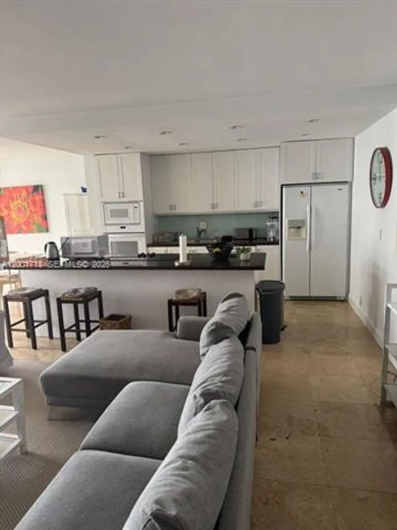 Building Photo - 121 Crandon Blvd #462