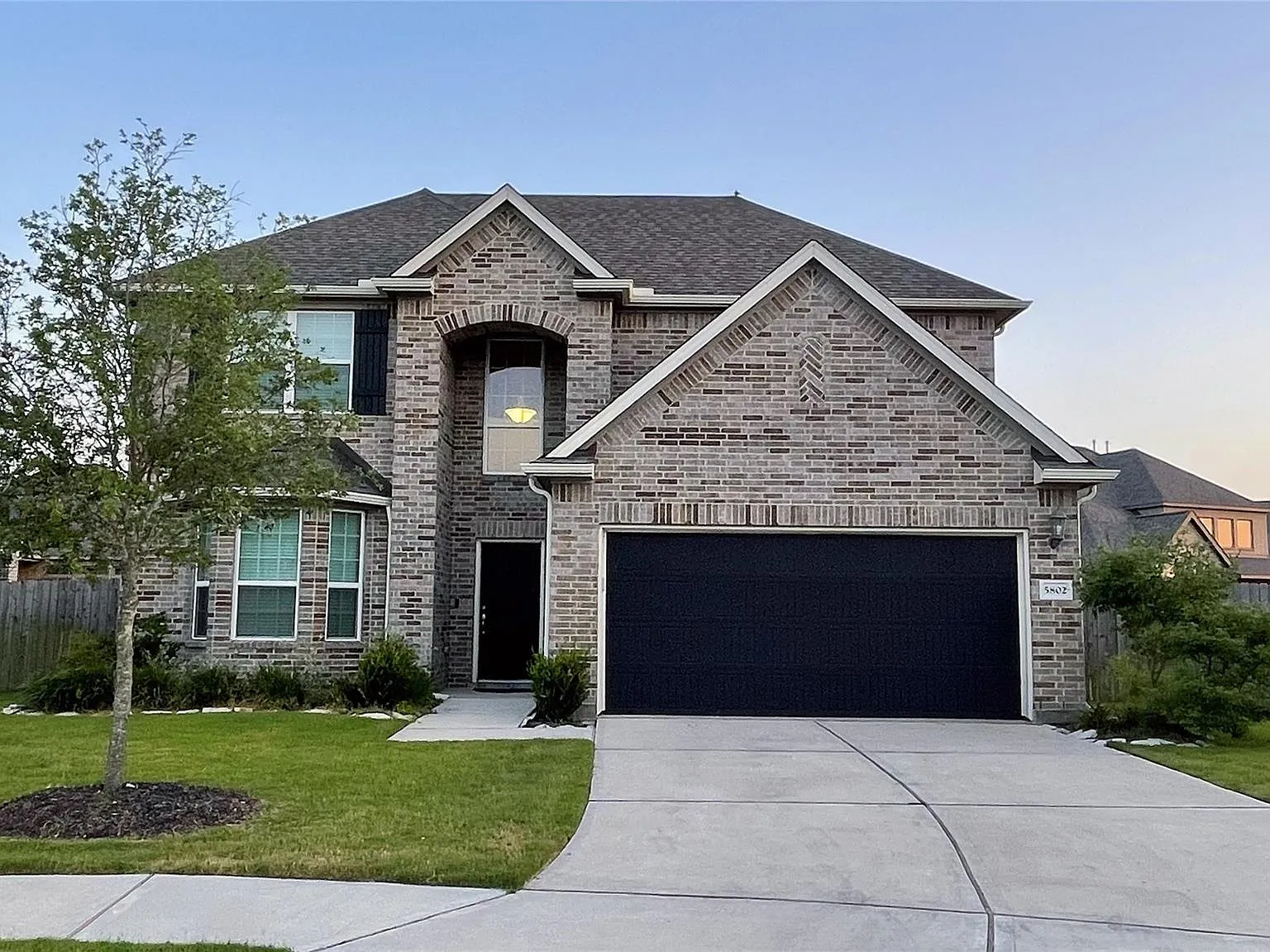 4 bed, 3.5 bath, 2548 sqft, $2,600 — Photo 1