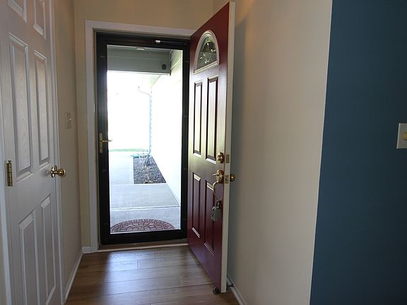 4th image of 2350 S Ashley Dr