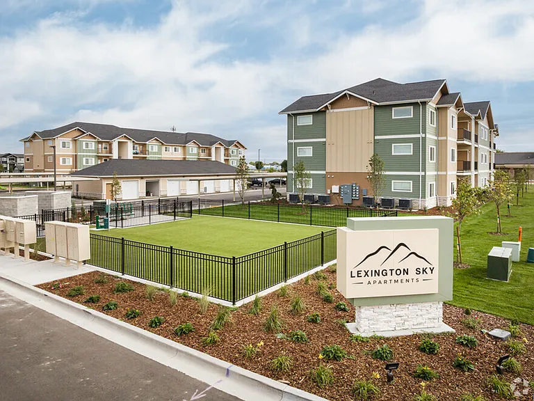 Lexington Sky Apartments — Photo 17