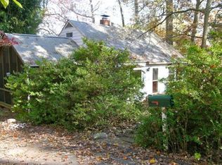 6640 Kerns Rd, Falls Church, VA 22042