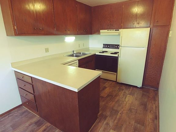2nd image of 85 Imperial Dr W APT 202